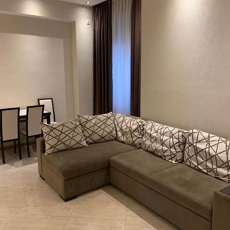 Apartment Three Bedroom In Saburtalo Tbilisi Exterior photo