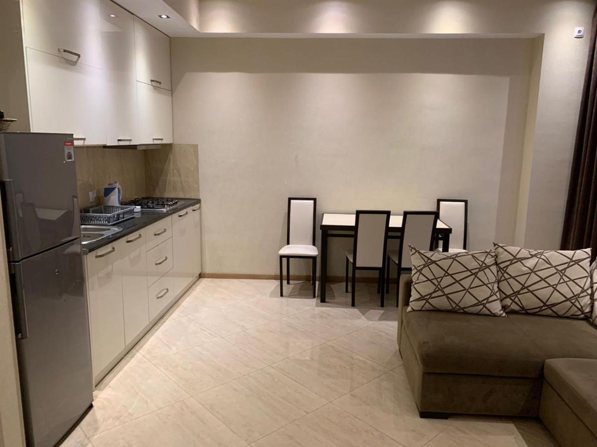 Apartment Three Bedroom In Saburtalo Tbilisi Exterior photo